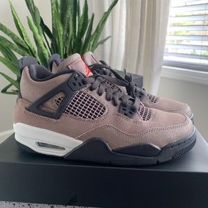 Jordan 4 / Taupe Haze